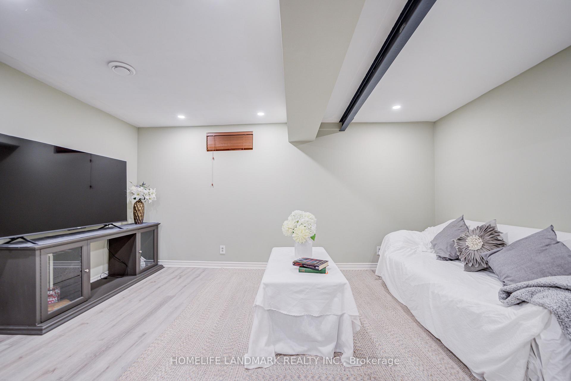 Photo 28 of 2105 Folkway Drive, Mississauga, Erin Mills — HOMEH
