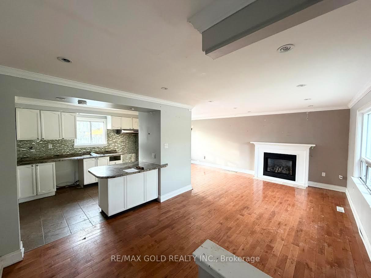 Photo 4 of 52 Eldomar Avenue, Brampton, Brampton East — HOMEH