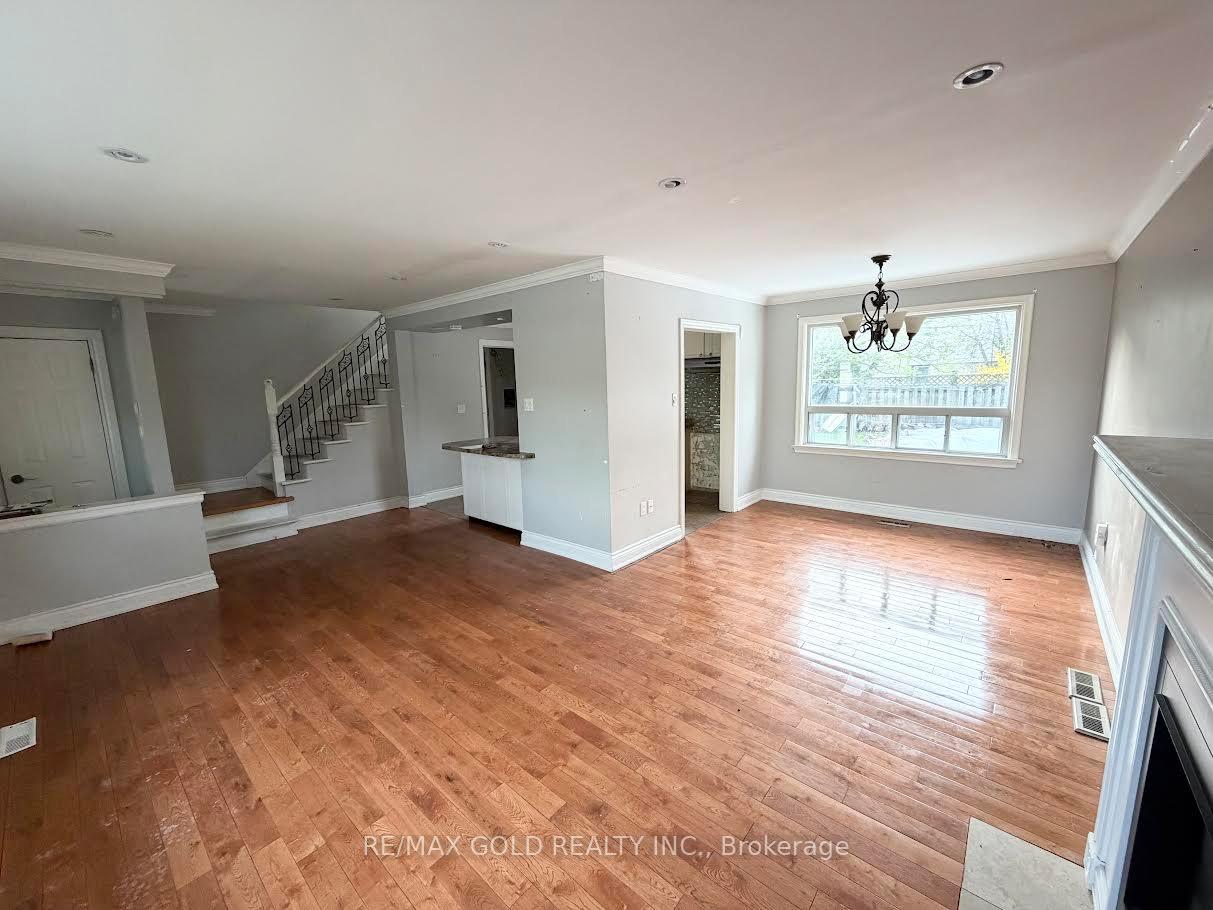 Photo 5 of 52 Eldomar Avenue, Brampton, Brampton East — HOMEH