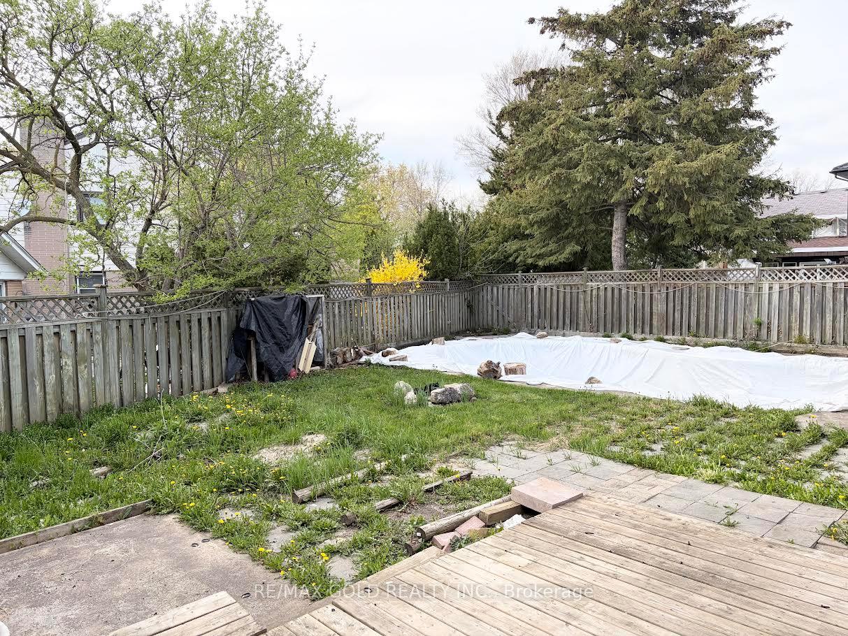 Photo 10 of 52 Eldomar Avenue, Brampton, Brampton East — HOMEH