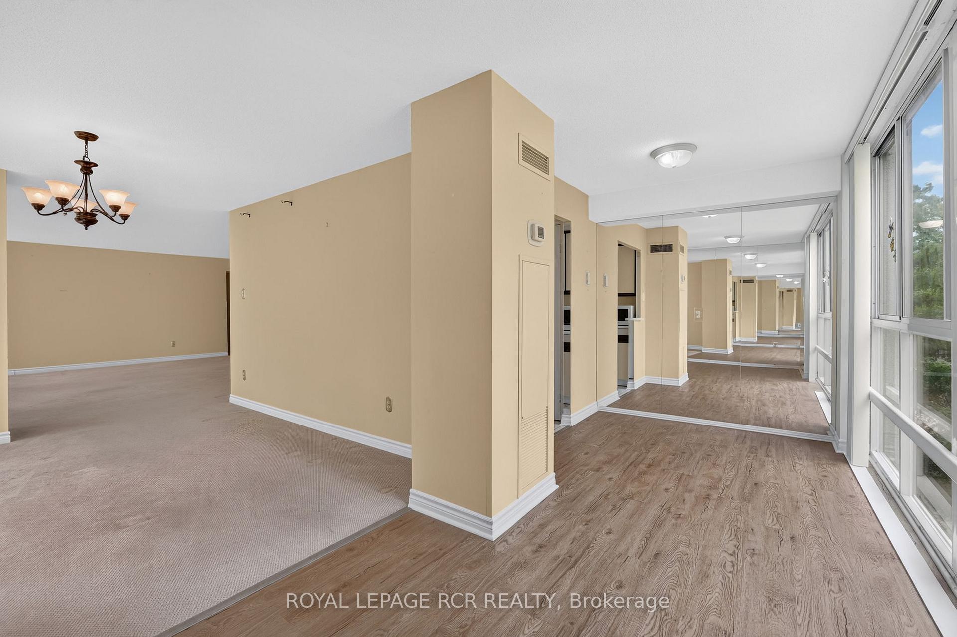Photo 11 of Unit 303, 3650 Kaneff Crescent, Mississauga, Mississauga Valleys — HOMEH