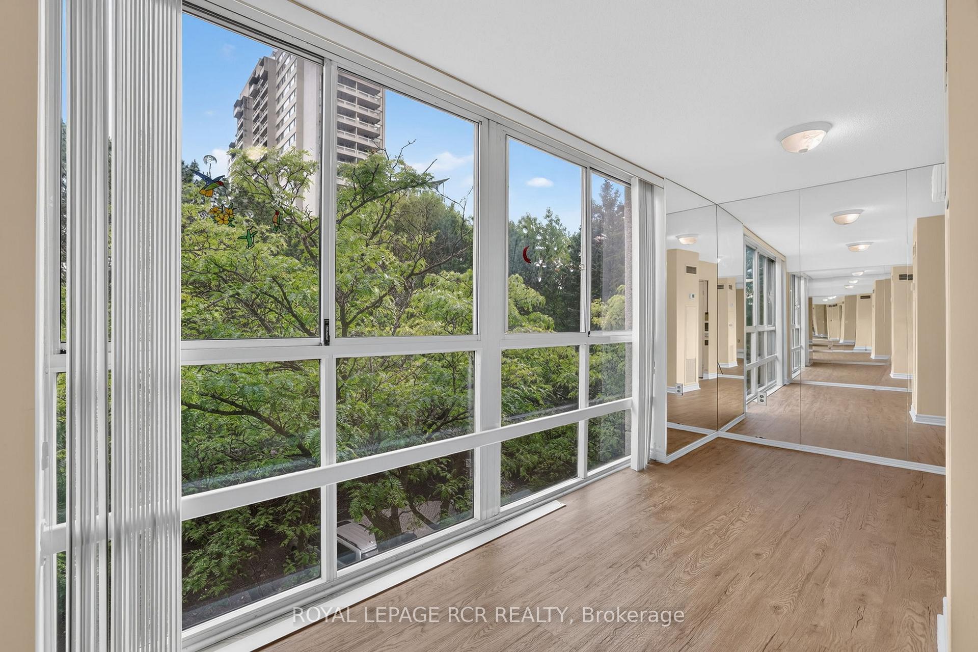 Photo 13 of Unit 303, 3650 Kaneff Crescent, Mississauga, Mississauga Valleys — HOMEH