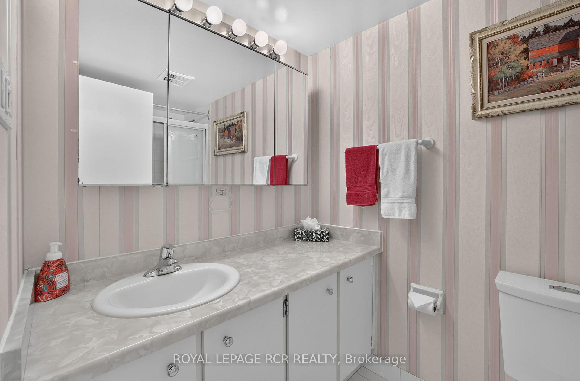 Photo 24 of Unit 303, 3650 Kaneff Crescent, Mississauga, Mississauga Valleys — HOMEH