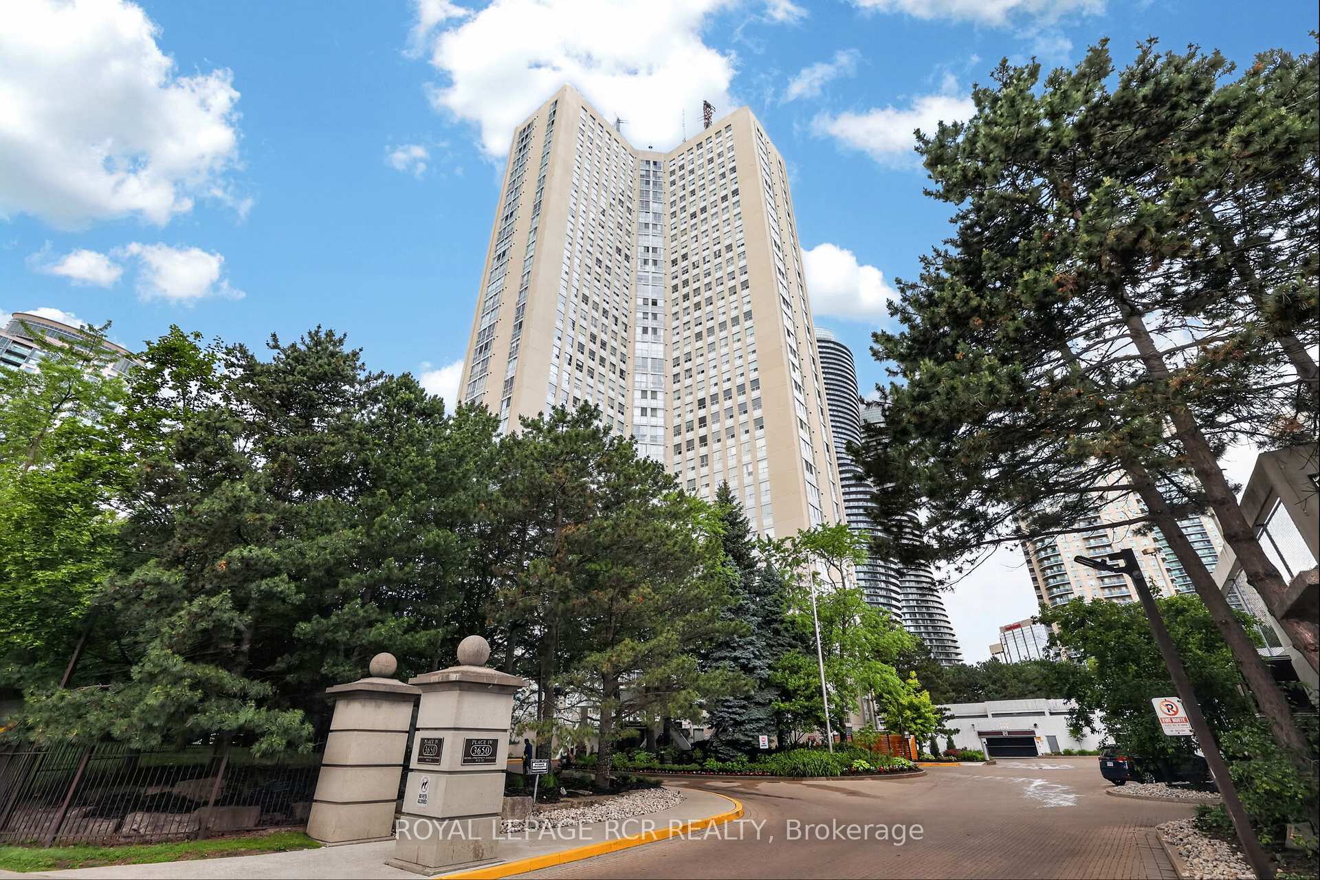 Photo 28 of Unit 303, 3650 Kaneff Crescent, Mississauga, Mississauga Valleys — HOMEH