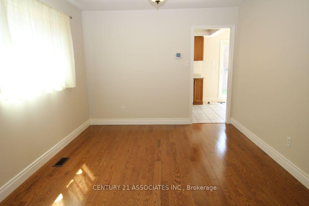 Photo 5 of 36 Bent Tree Court, Brampton, Fletcher's Creek South — HOMEH