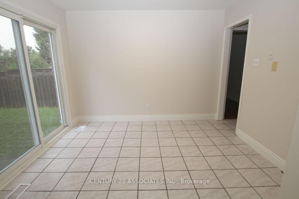Photo 8 of 36 Bent Tree Court, Brampton, Fletcher's Creek South — HOMEH