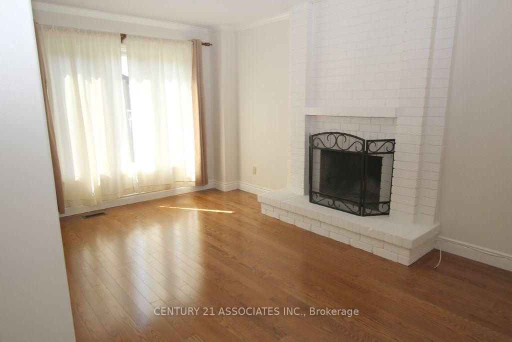 Photo 10 of 36 Bent Tree Court, Brampton, Fletcher's Creek South — HOMEH