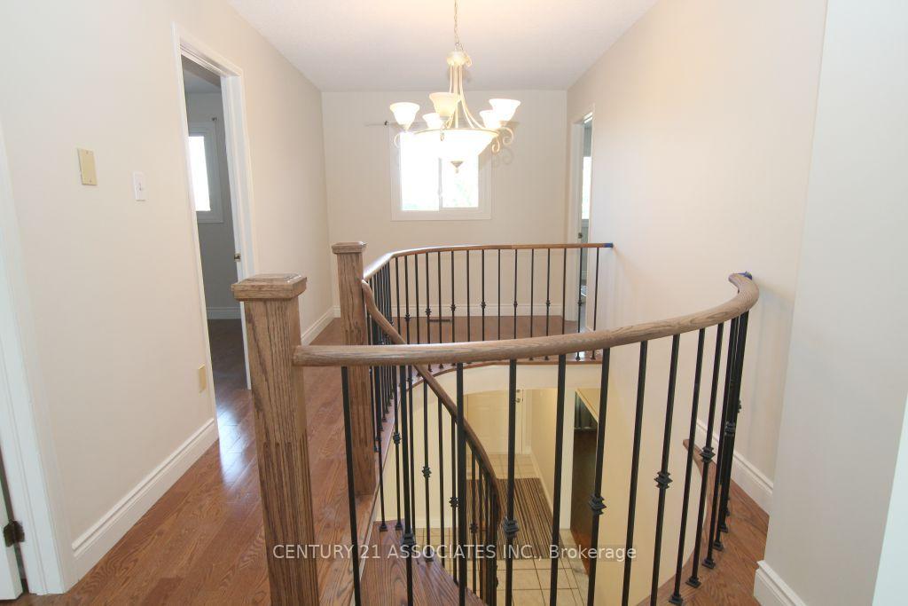 Photo 17 of 36 Bent Tree Court, Brampton, Fletcher's Creek South — HOMEH