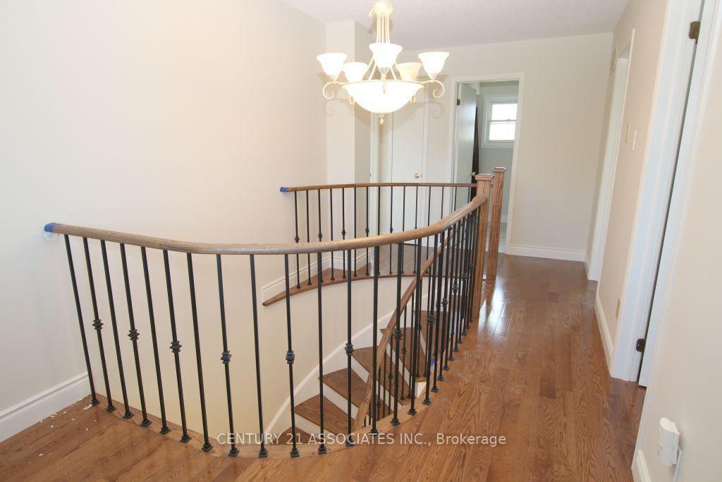 Photo 18 of 36 Bent Tree Court, Brampton, Fletcher's Creek South — HOMEH