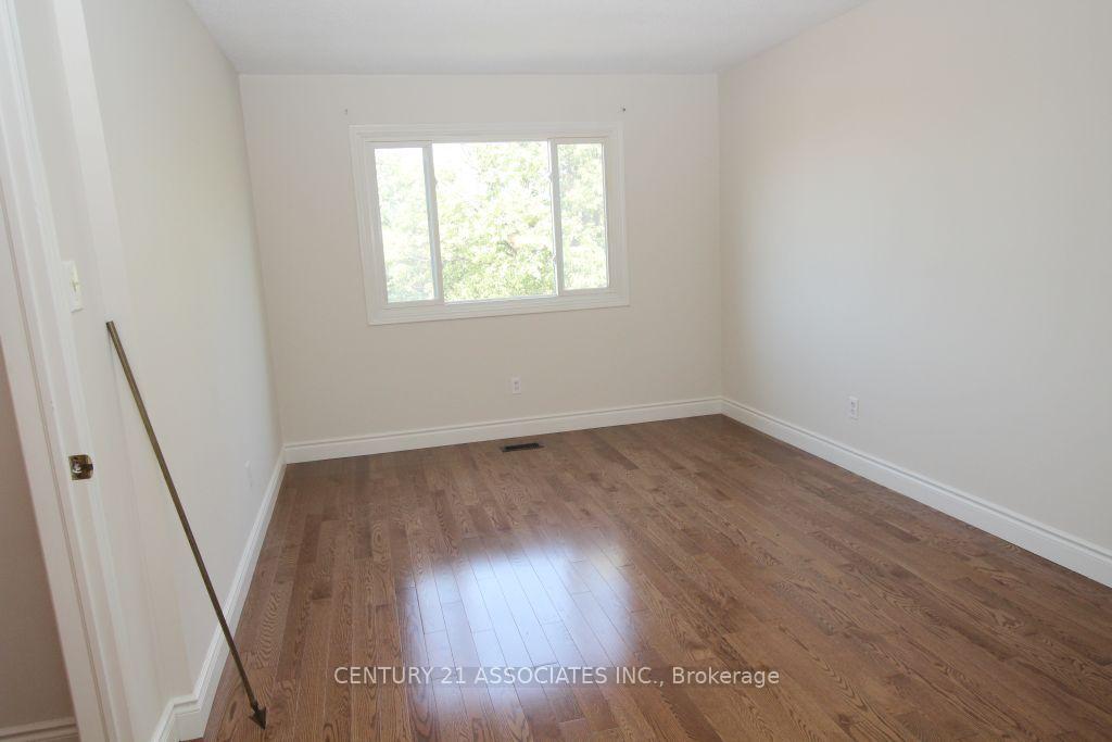 Photo 19 of 36 Bent Tree Court, Brampton, Fletcher's Creek South — HOMEH