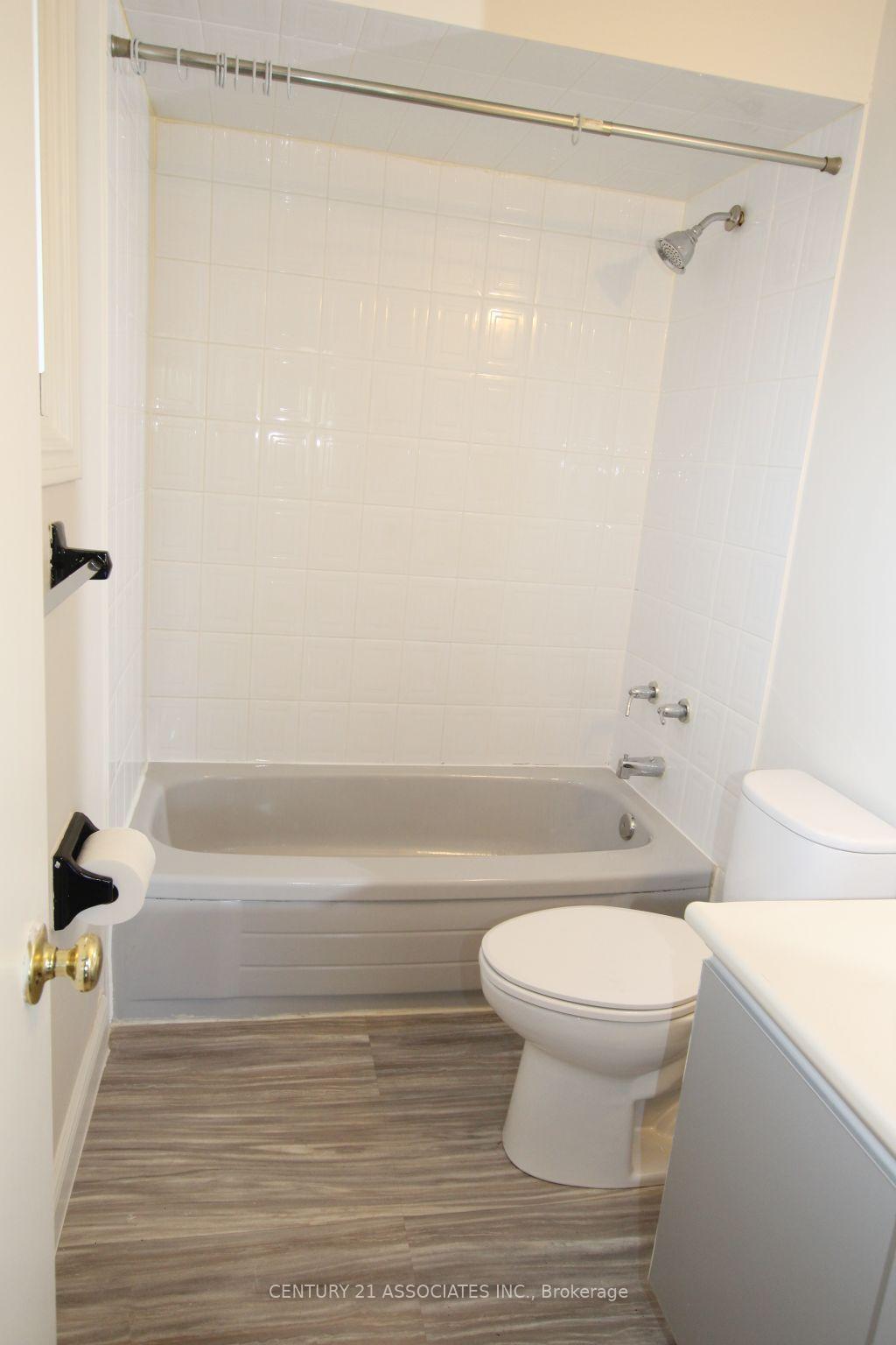 Photo 21 of 36 Bent Tree Court, Brampton, Fletcher's Creek South — HOMEH