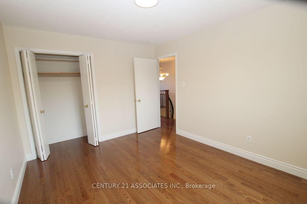 Photo 23 of 36 Bent Tree Court, Brampton, Fletcher's Creek South — HOMEH