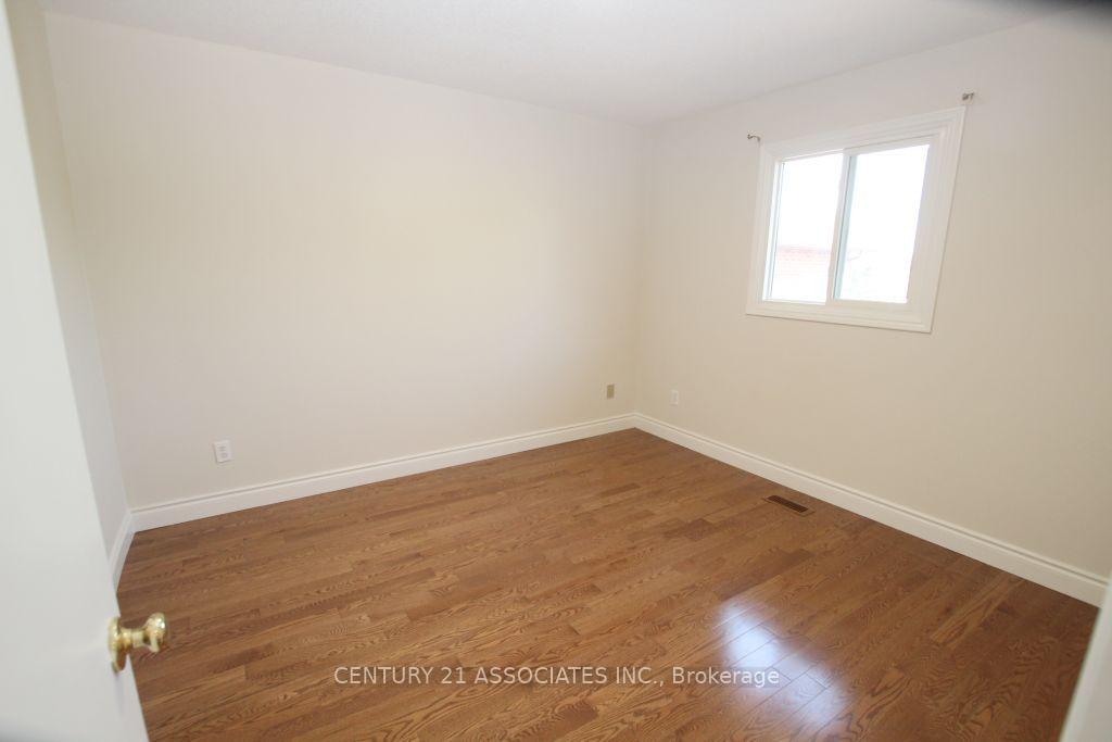 Photo 24 of 36 Bent Tree Court, Brampton, Fletcher's Creek South — HOMEH
