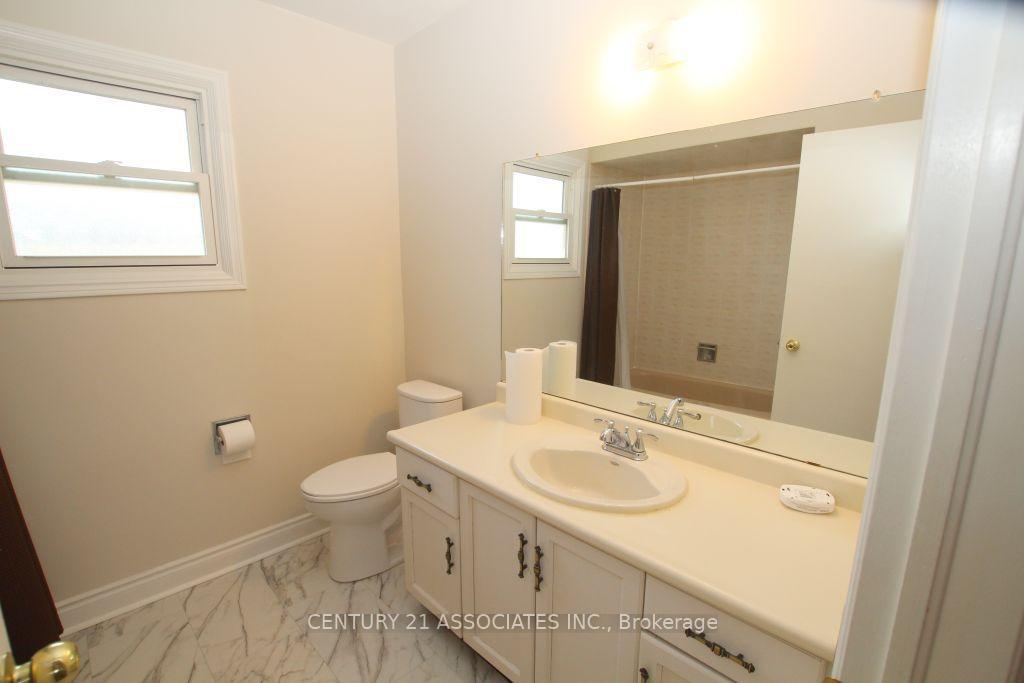Photo 28 of 36 Bent Tree Court, Brampton, Fletcher's Creek South — HOMEH