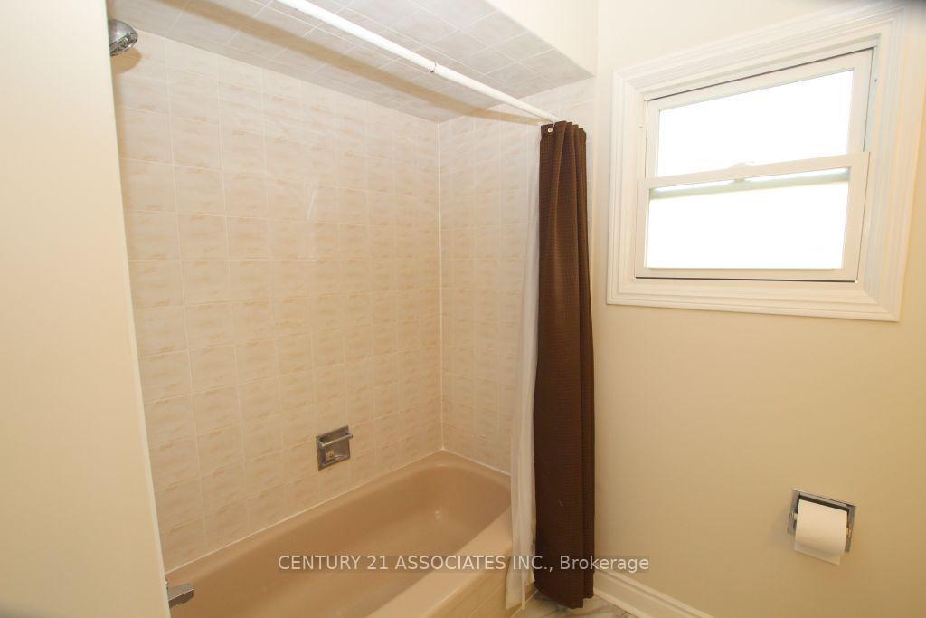 Photo 29 of 36 Bent Tree Court, Brampton, Fletcher's Creek South — HOMEH