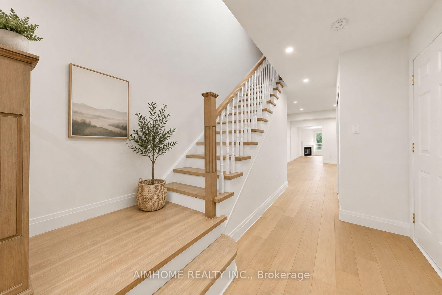 Photo 2 of 106 Highhill Drive, Scarborough, Tam O'Shanter-Sullivan — HOMEH