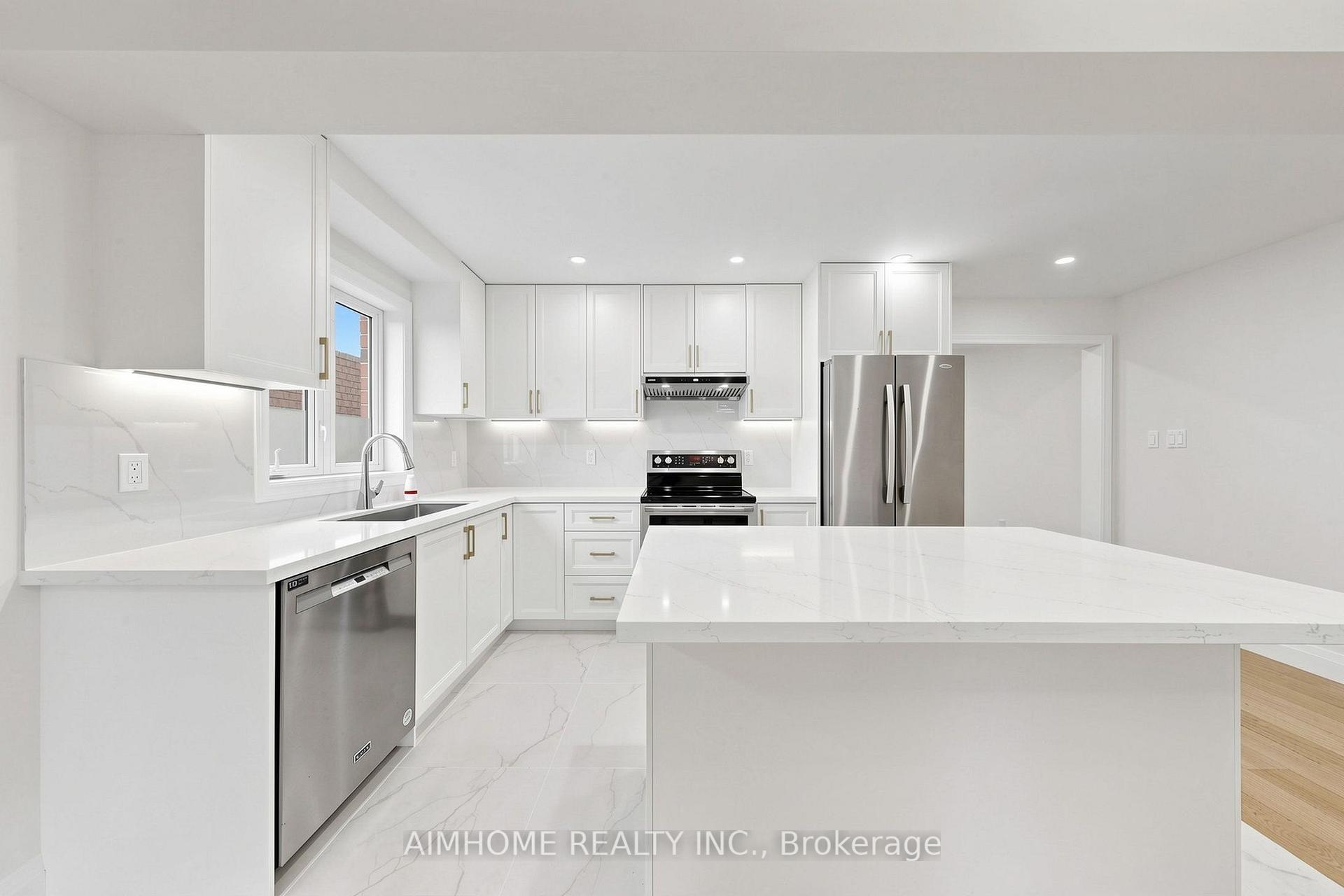 Photo 3 of 106 Highhill Drive, Scarborough, Tam O'Shanter-Sullivan — HOMEH