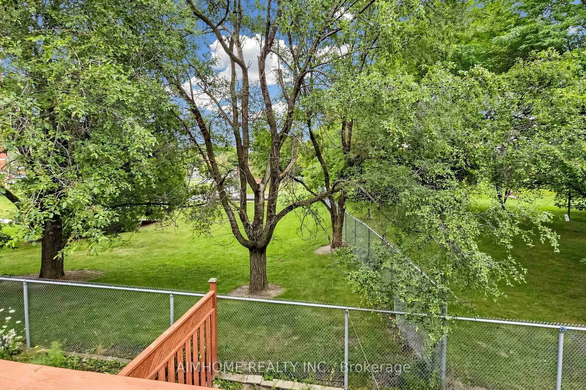Photo 15 of 106 Highhill Drive, Scarborough, Tam O'Shanter-Sullivan — HOMEH