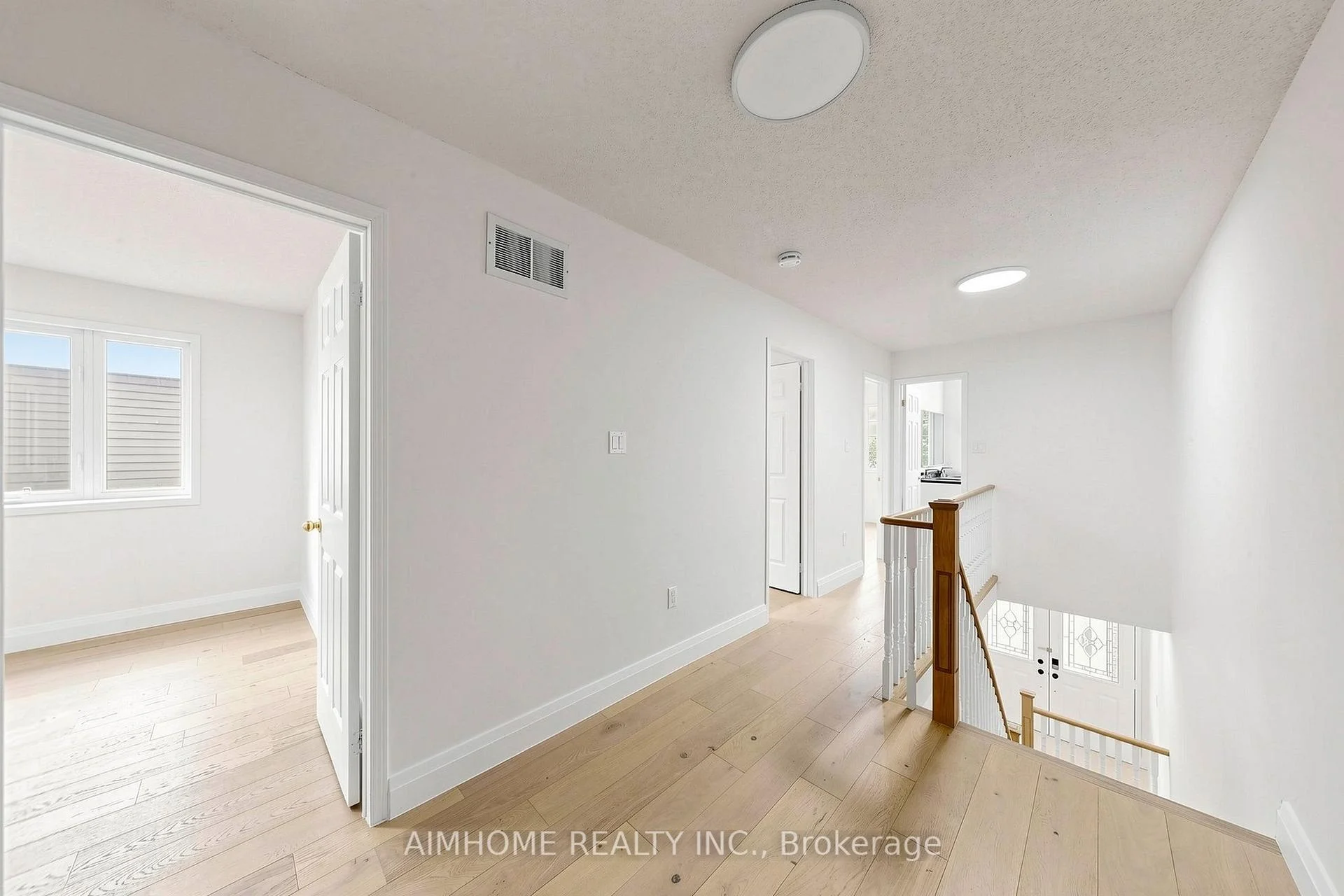 Photo 17 of 106 Highhill Drive, Scarborough, Tam O'Shanter-Sullivan — HOMEH