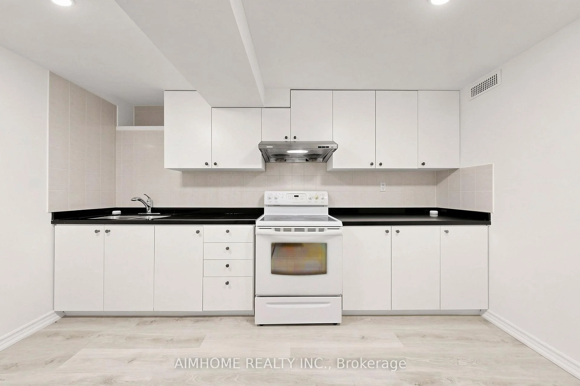 Photo 21 of 106 Highhill Drive, Scarborough, Tam O'Shanter-Sullivan — HOMEH