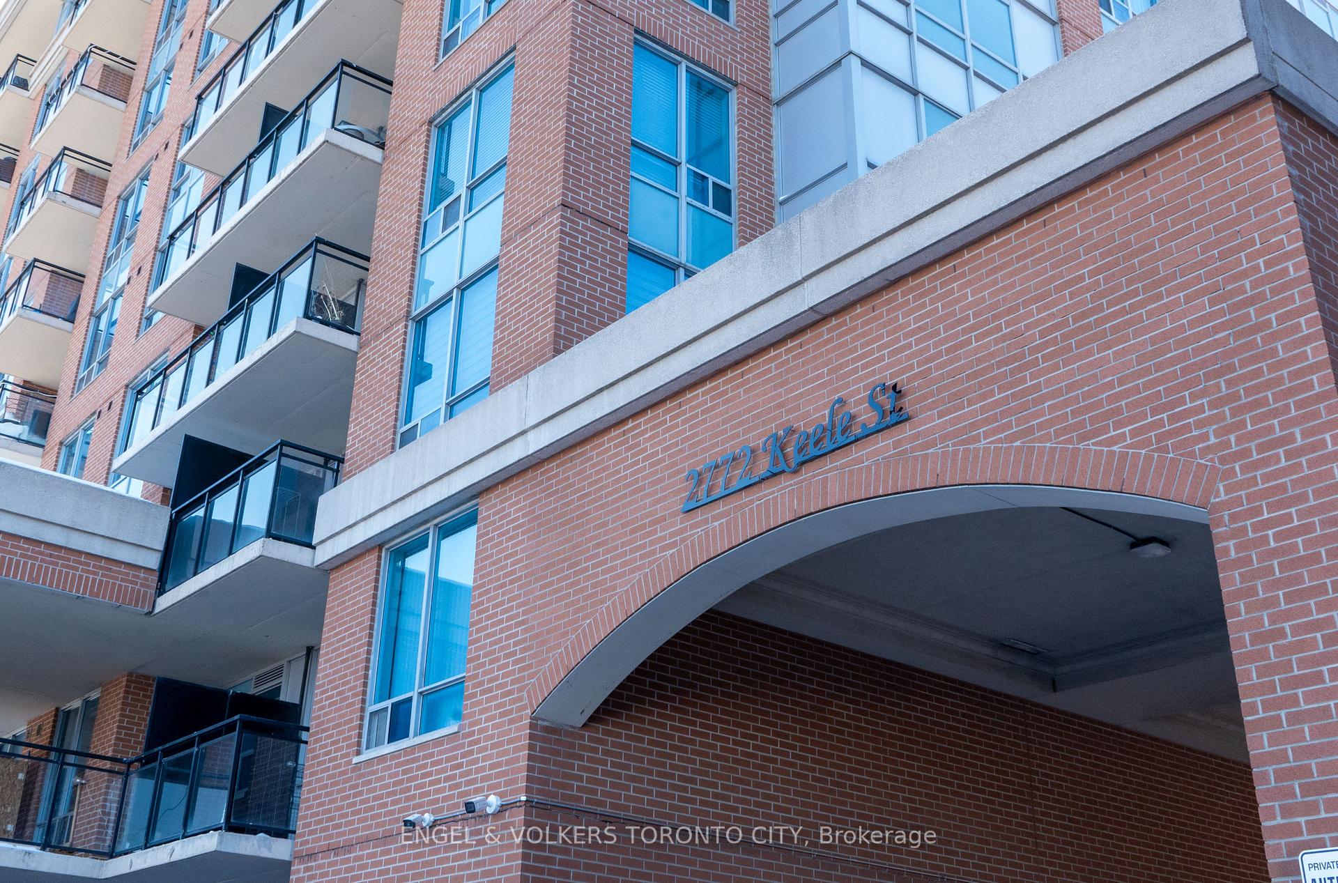 Front of Unit 711, 2772 Keele Street