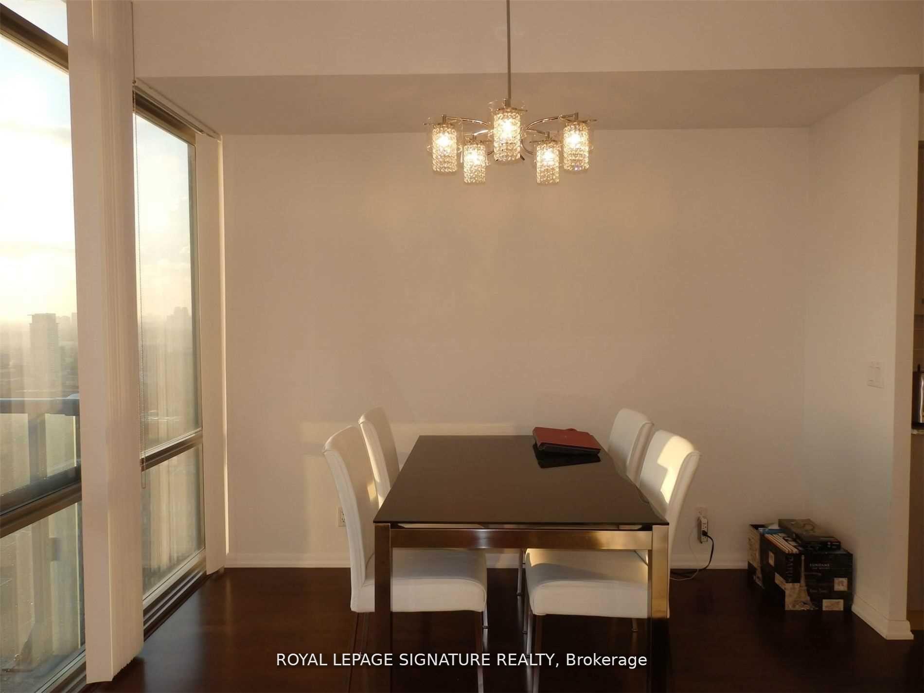 Photo 4 of Unit 2301, 832 Bay Street, Toronto, Bay Street Corridor — HOMEH