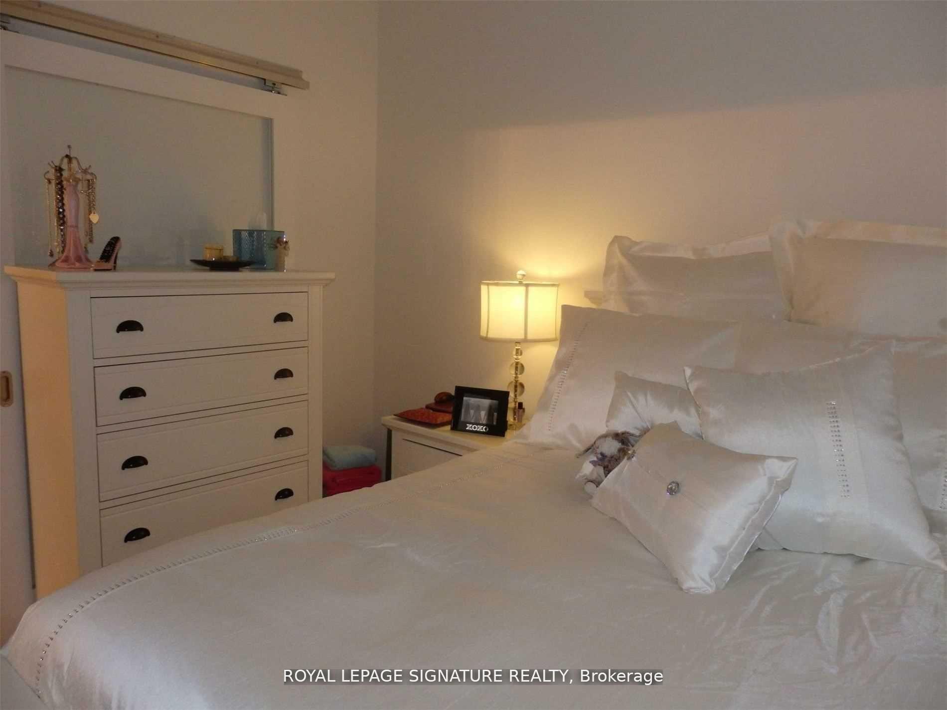 Photo 6 of Unit 2301, 832 Bay Street, Toronto, Bay Street Corridor — HOMEH