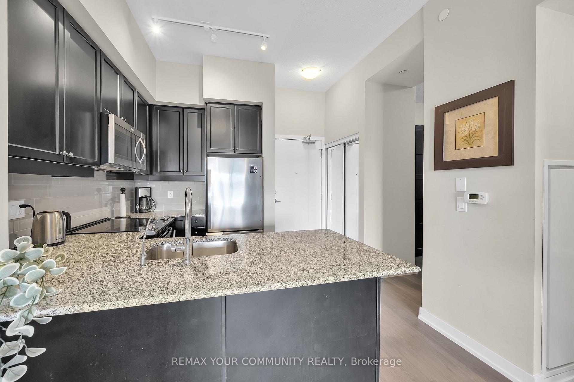 Photo 3 of Unit PH401, 555 William Graham Drive, Aurora, Rural Aurora — HOMEH