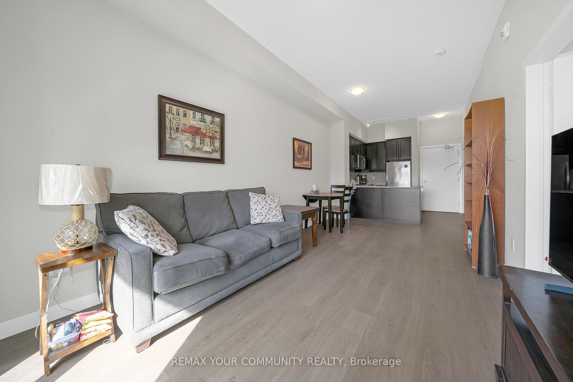 Photo 13 of Unit PH401, 555 William Graham Drive, Aurora, Rural Aurora — HOMEH