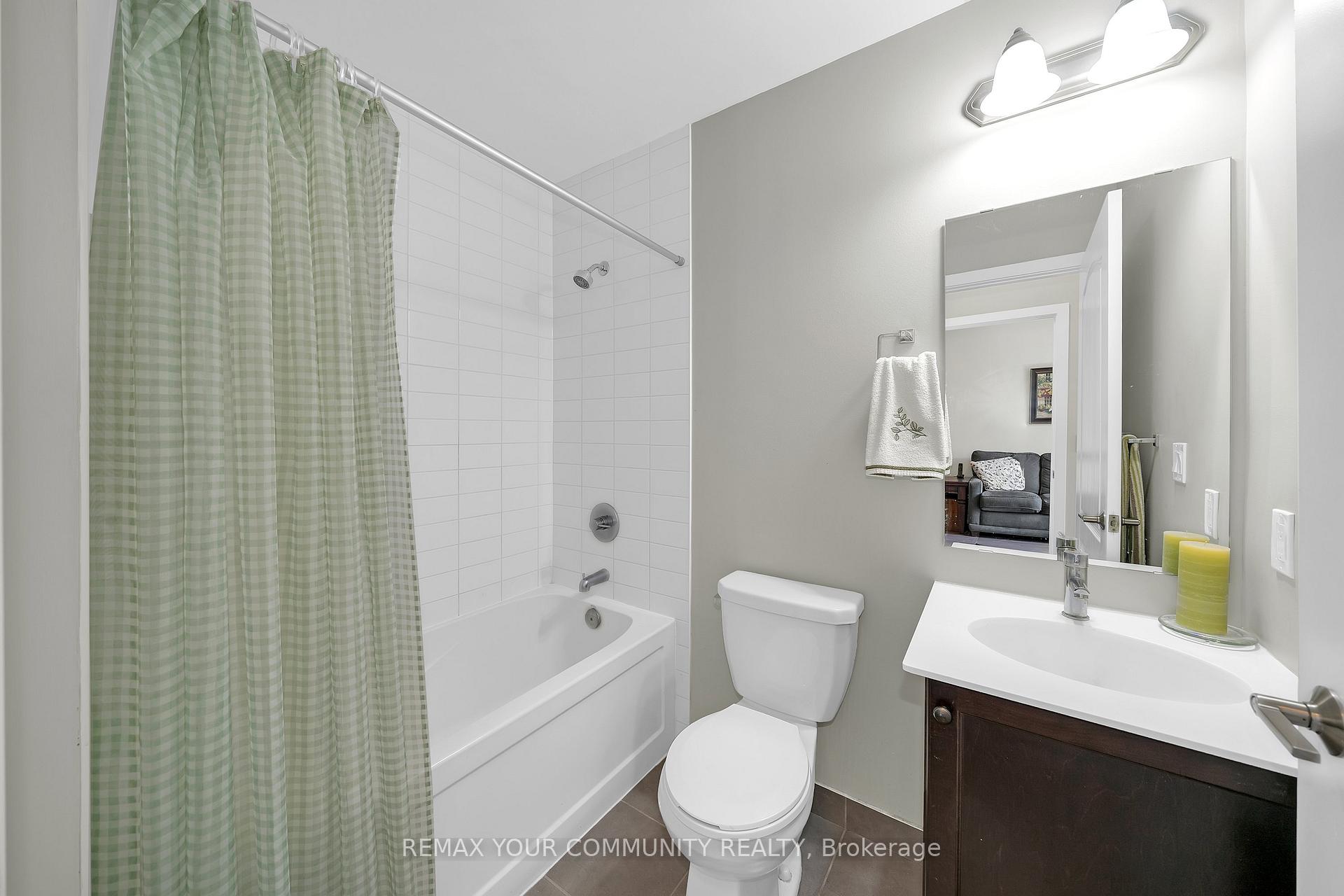 Photo 17 of Unit PH401, 555 William Graham Drive, Aurora, Rural Aurora — HOMEH