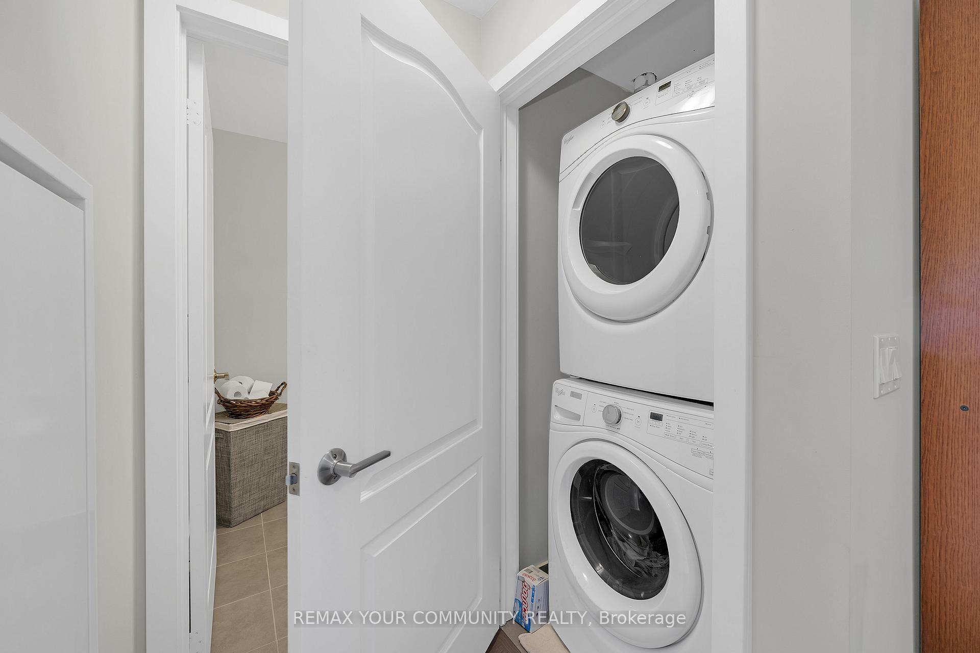 Photo 18 of Unit PH401, 555 William Graham Drive, Aurora, Rural Aurora — HOMEH