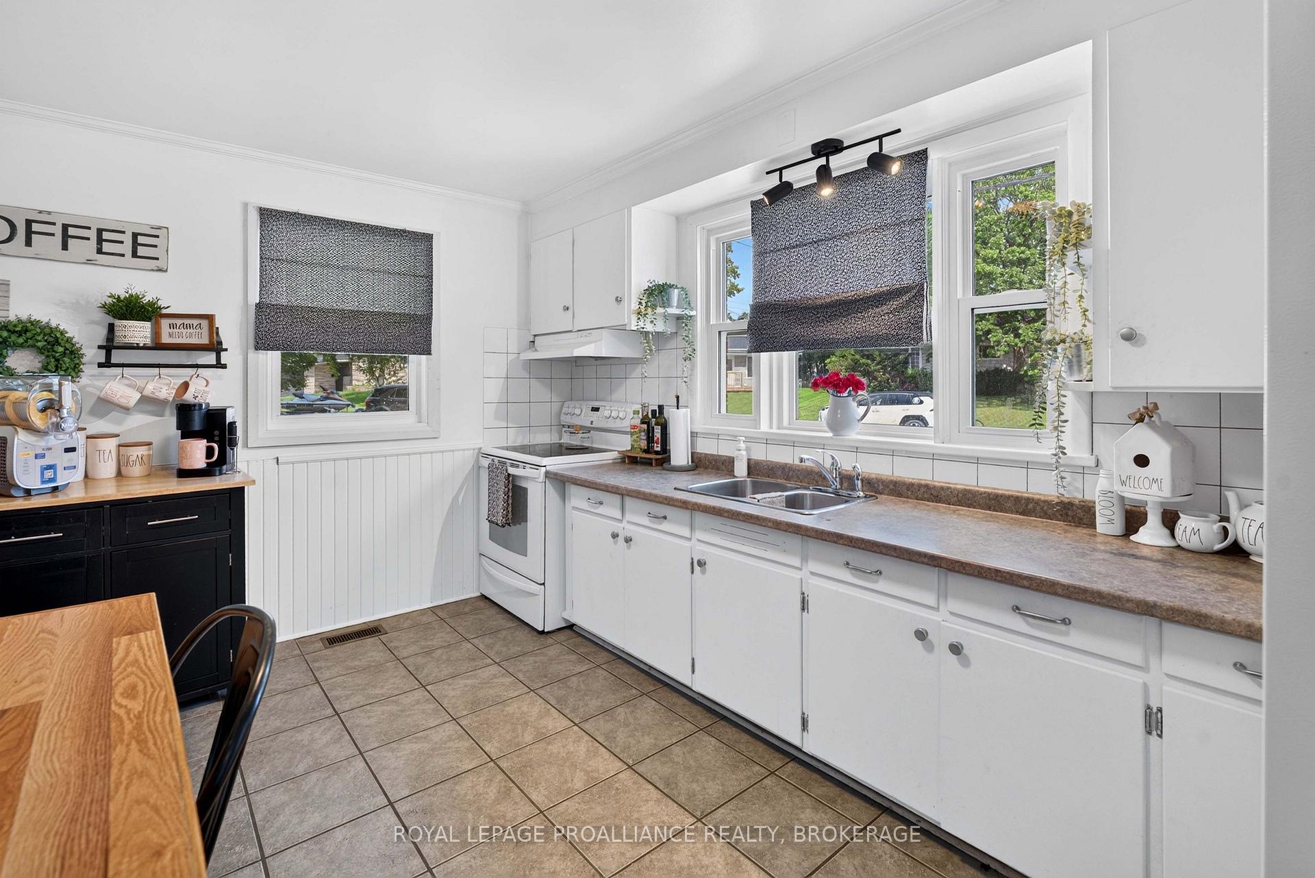 Photo 8 of 26 Mclean Boulevard, Perth, Perth — HOMEH