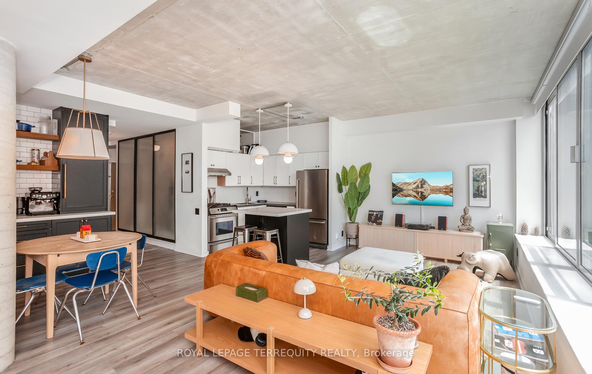 Photo 6 of Unit 704, 50 Camden Street, Toronto, Waterfront Communities — HOMEH