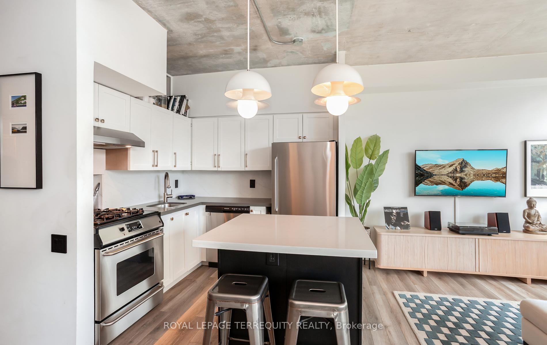 Photo 9 of Unit 704, 50 Camden Street, Toronto, Waterfront Communities — HOMEH