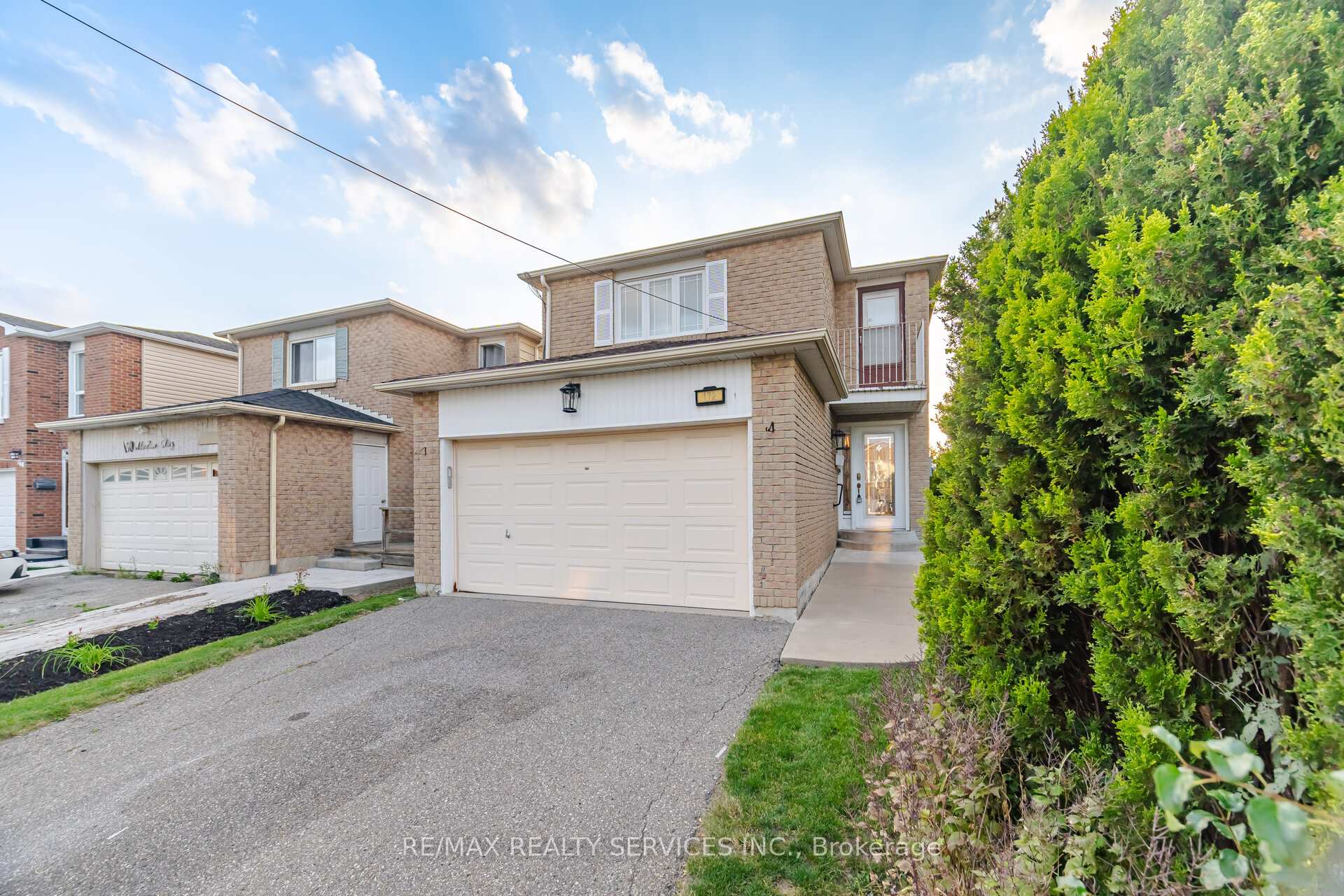 Photo 3 of 172 Morton Way, Brampton, Fletcher's West — HOMEH