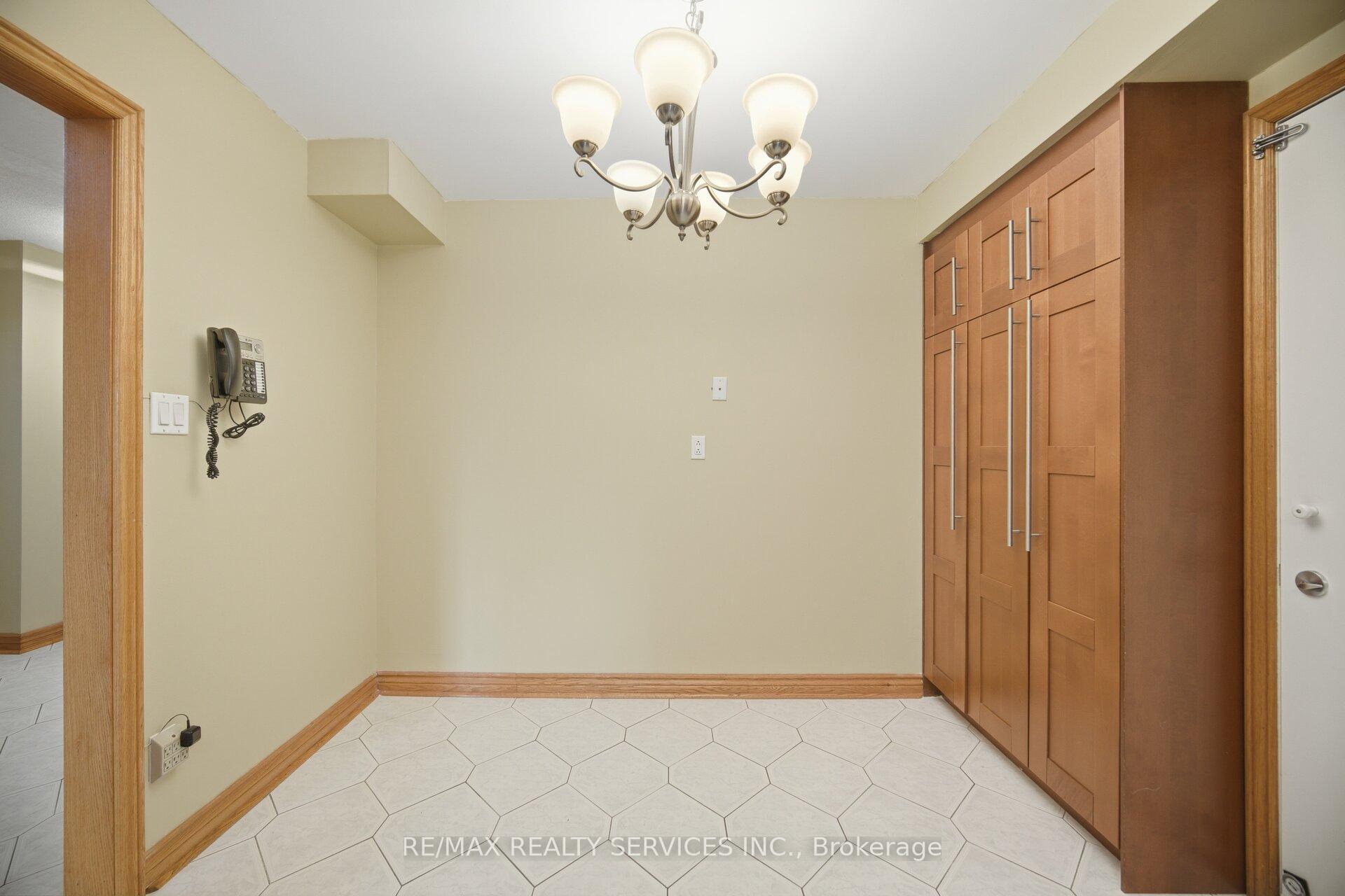 Photo 15 of 172 Morton Way, Brampton, Fletcher's West — HOMEH