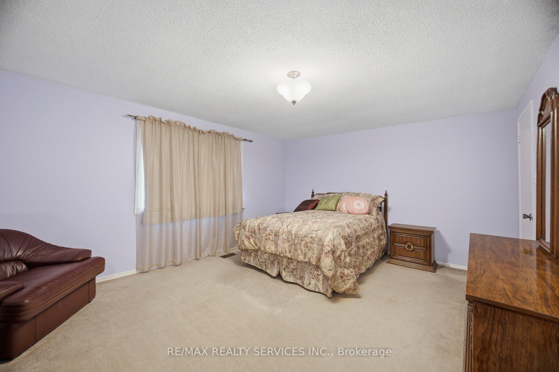 Photo 26 of 172 Morton Way, Brampton, Fletcher's West — HOMEH