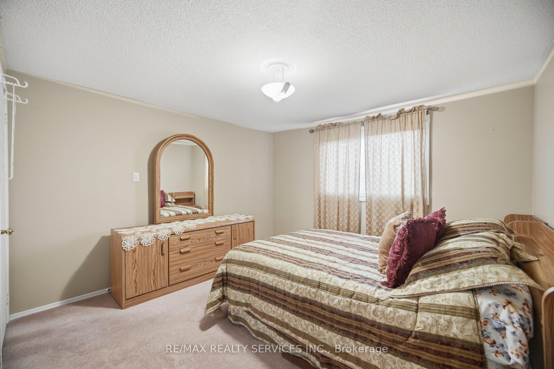 Photo 36 of 172 Morton Way, Brampton, Fletcher's West — HOMEH
