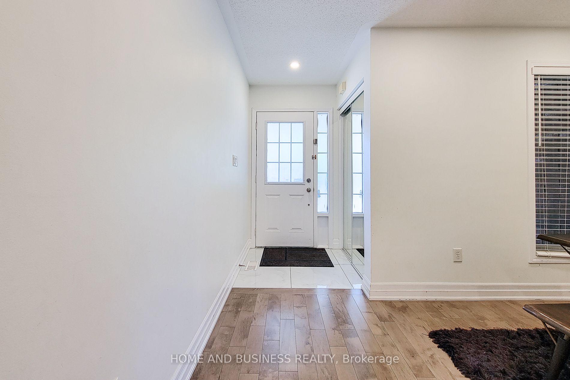 Photo 5 of 2374 Baintree Crescent, Oakville, Westmount — HOMEH