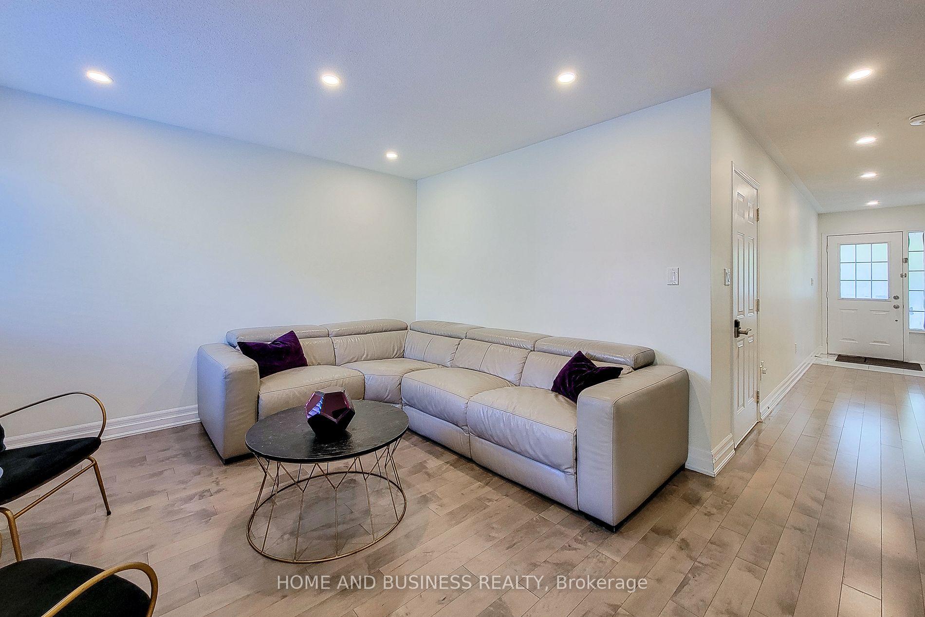 Photo 9 of 2374 Baintree Crescent, Oakville, Westmount — HOMEH