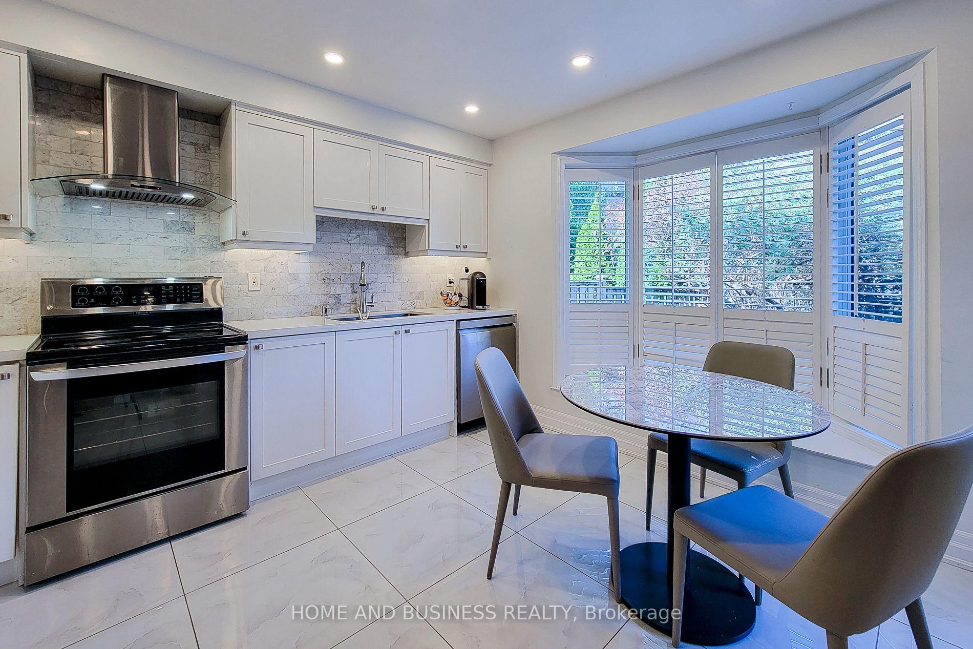 Photo 10 of 2374 Baintree Crescent, Oakville, Westmount — HOMEH