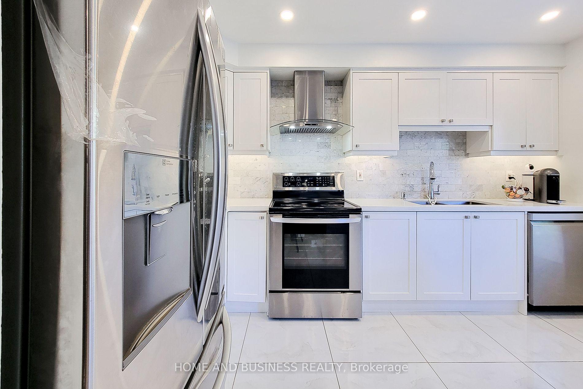 Photo 11 of 2374 Baintree Crescent, Oakville, Westmount — HOMEH