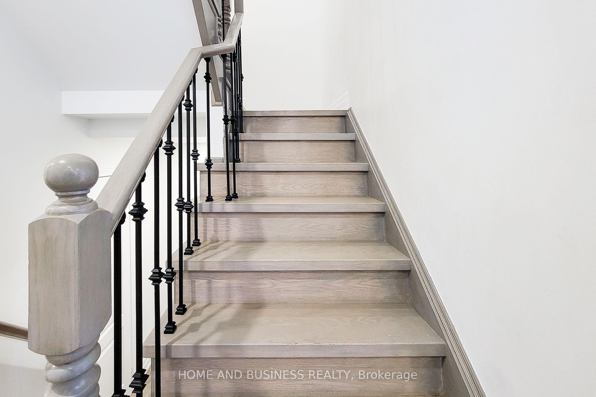 Photo 15 of 2374 Baintree Crescent, Oakville, Westmount — HOMEH