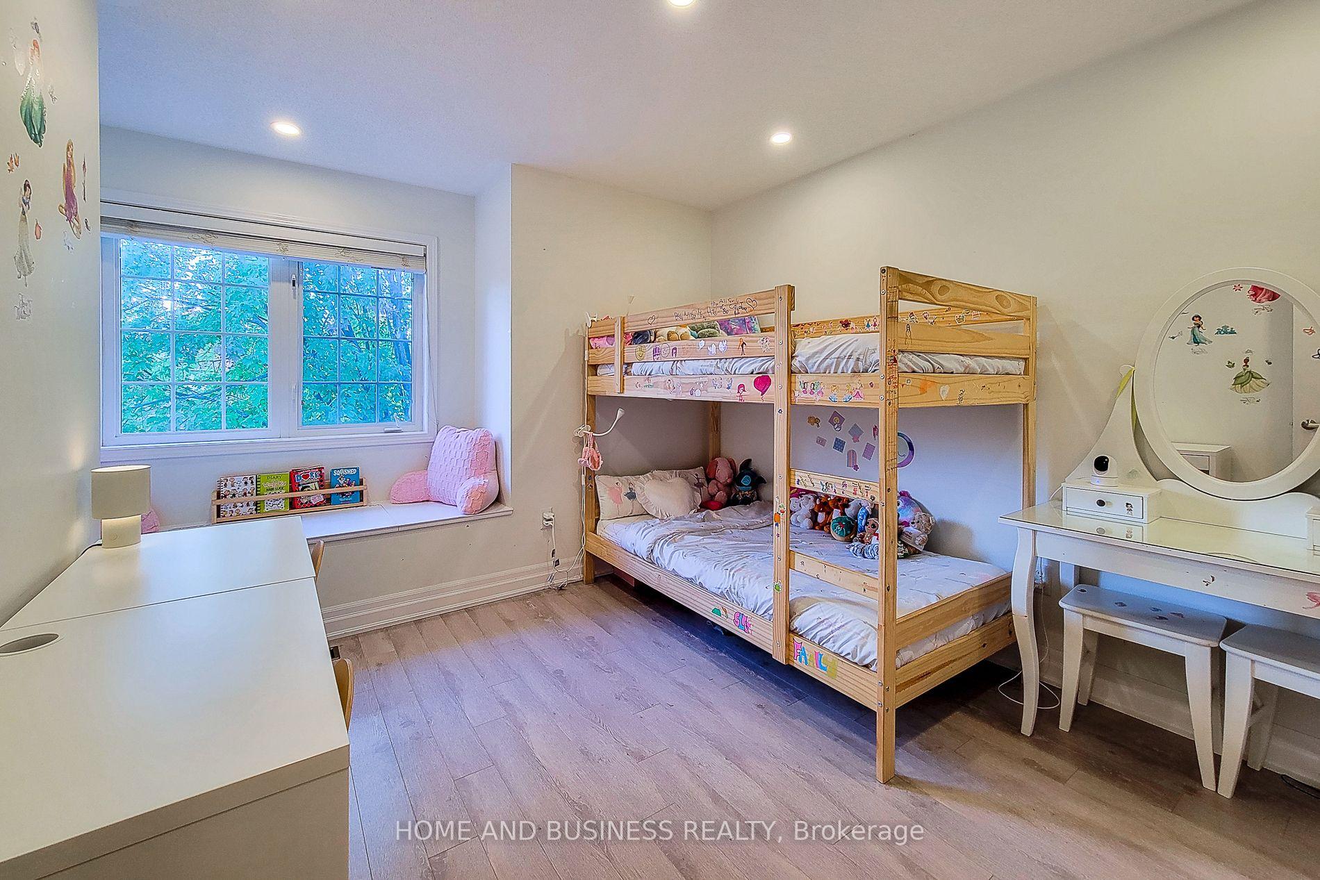 Photo 23 of 2374 Baintree Crescent, Oakville, Westmount — HOMEH