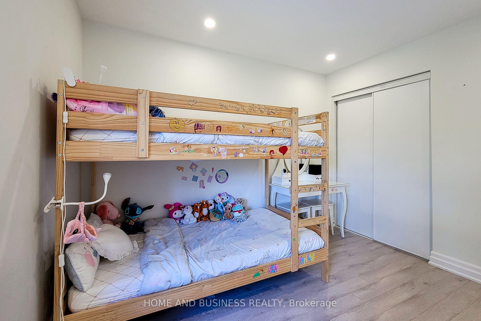 Photo 25 of 2374 Baintree Crescent, Oakville, Westmount — HOMEH