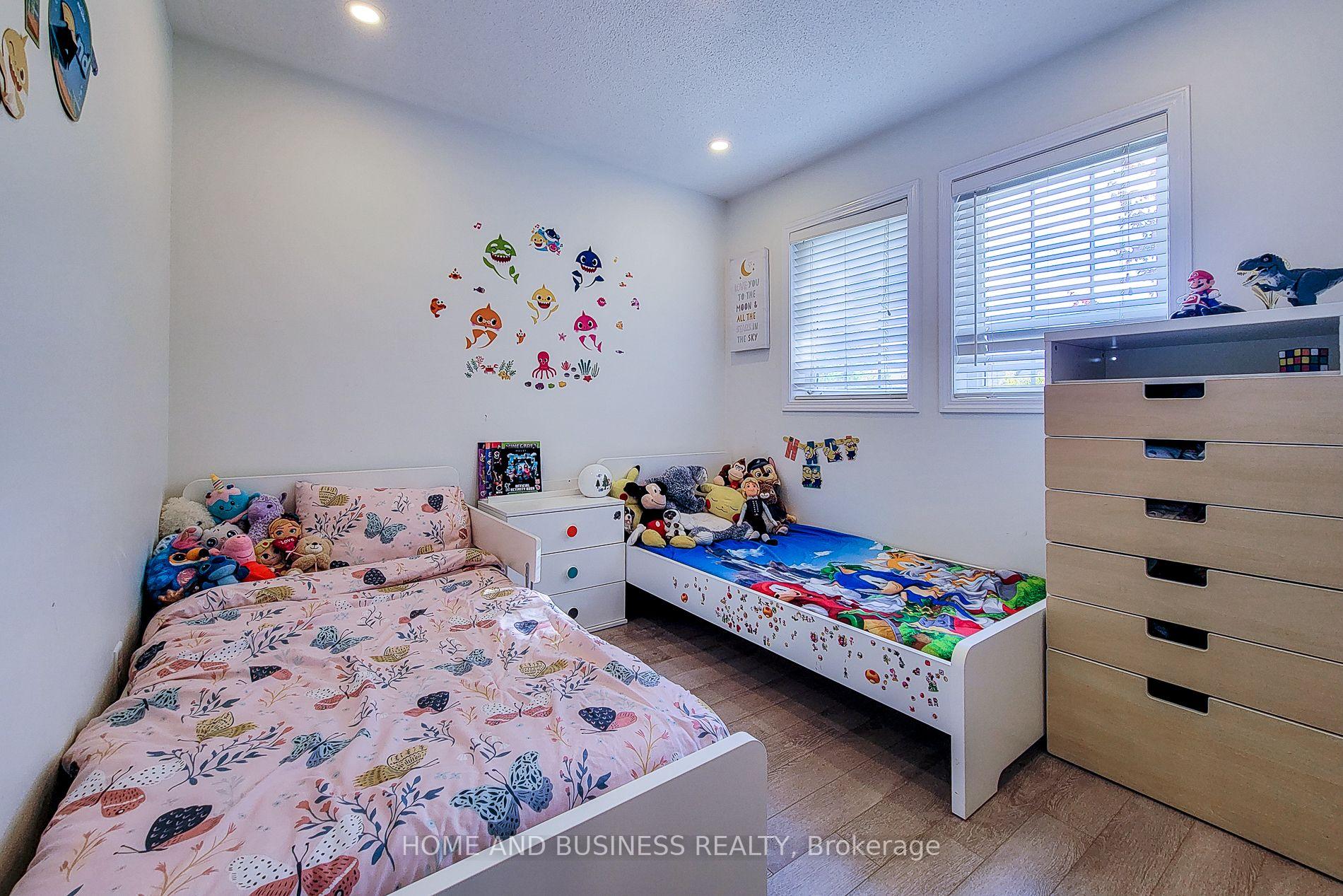 Photo 27 of 2374 Baintree Crescent, Oakville, Westmount — HOMEH