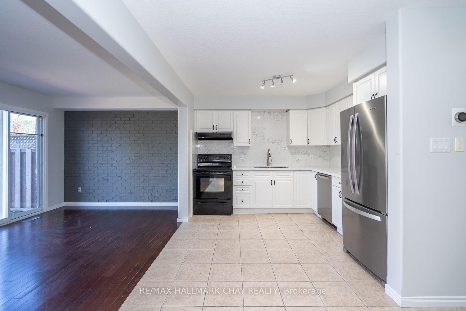 Photo 8 of 15 Wallace Street, New Tecumseth, Alliston — HOMEH