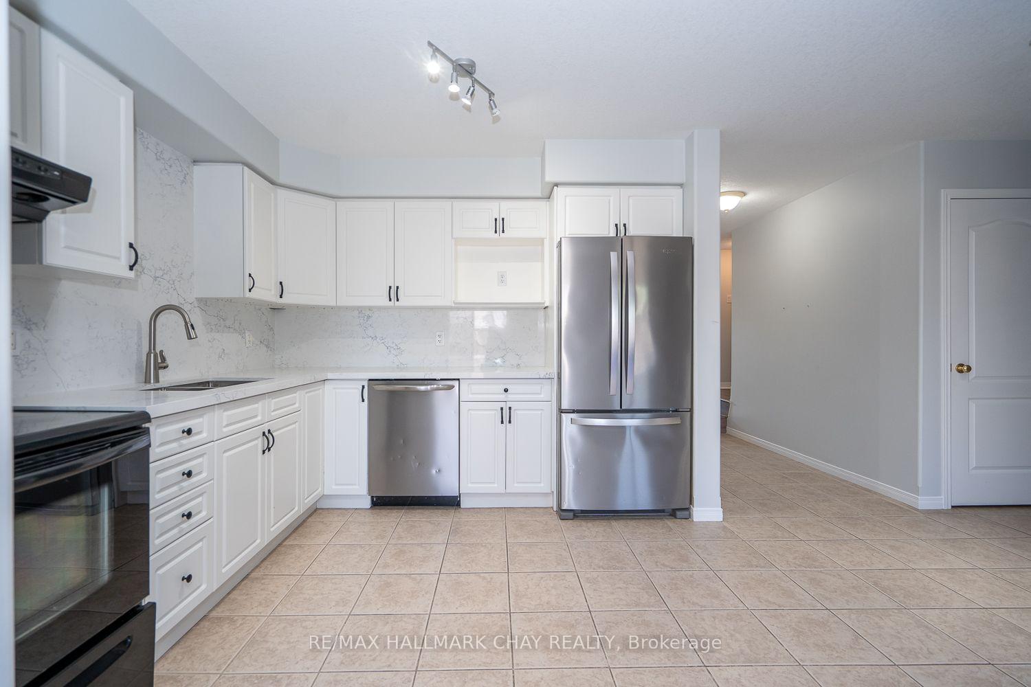 Photo 10 of 15 Wallace Street, New Tecumseth, Alliston — HOMEH