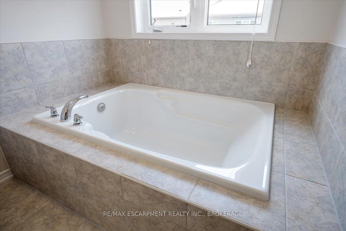 Photo 31 of 13 Steven Drive, Thorold, Hurricane/Merrittville — HOMEH