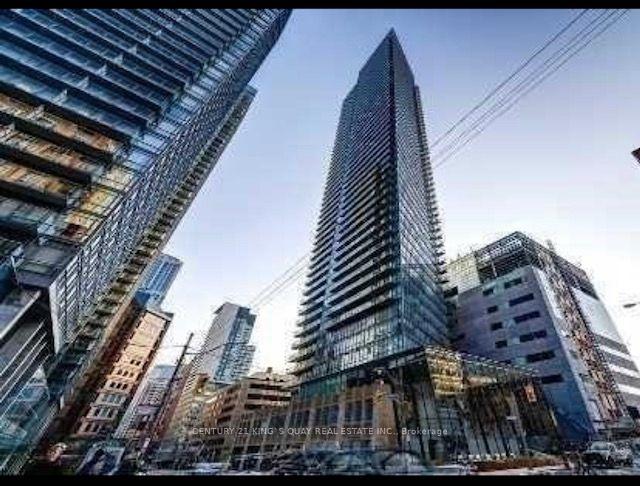 Front of Unit 3005, 832 Bay Street